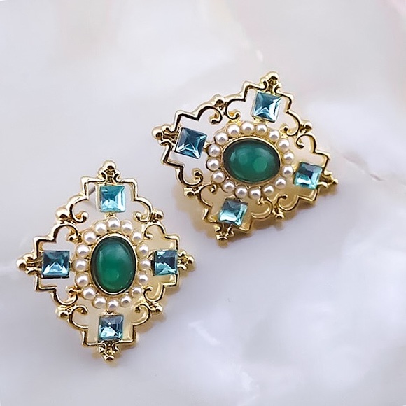 ⚜️[𝟯/$𝟮𝟴]⚜️NEW ⚜️925 Baroque Style Stone & Pearl Earrings - Picture 4 of 10